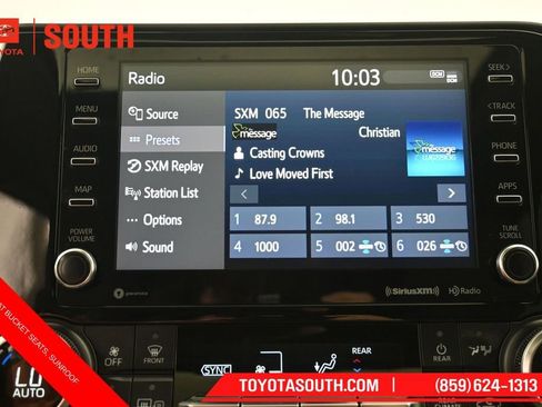 Used 2022 Toyota Highlander XLE AWD/4WD image 16