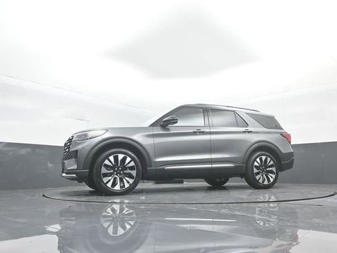 New 2026 Ford Explorer Platinum w/ LUX Leather Package image 32