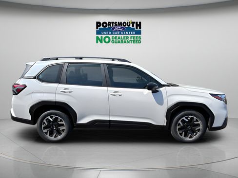Used 2025 Subaru Forester AWD/4WD image 23