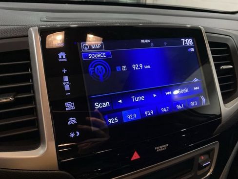Used 2018 Honda Pilot Touring image 5