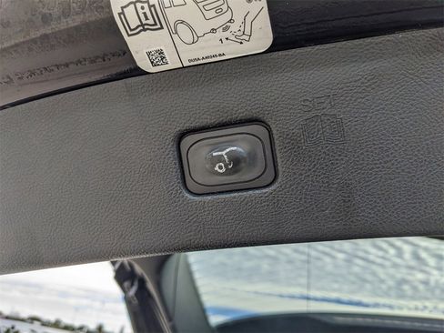 Used 2019 Ford Edge SEL w/ Equipment Group 201A image 15