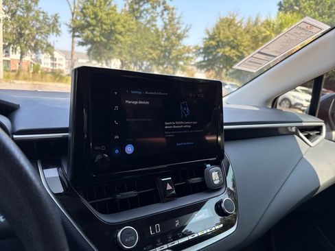 Used 2025 Toyota Corolla LE image 17