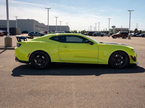Used 2019 Chevrolet Camaro ZL1 RWD image 8