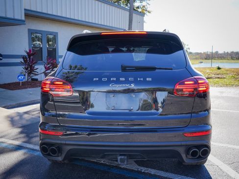 Used 2017 Porsche Cayenne S image 4