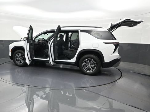 Used 2026 Chevrolet Traverse LT FWD image 35