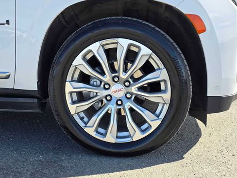 Used 2024 GMC Yukon XL Denali w/ Advanced Technology Package AWD/4WD image 9