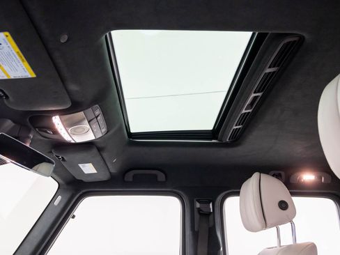 Used 2023 Mercedes-Benz G 550 image 19