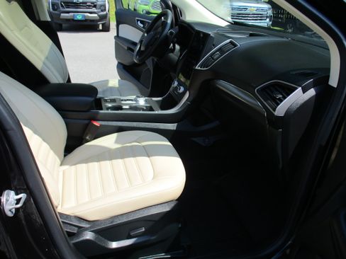Used 2022 Ford Edge SEL w/ Convenience Package AWD/4WD image 16