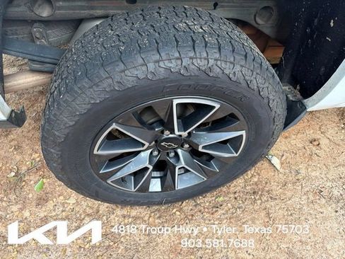 Used 2017 Chevrolet Silverado 1500 LT w/ LT Fleet Convenience Package AWD/4WD image 11