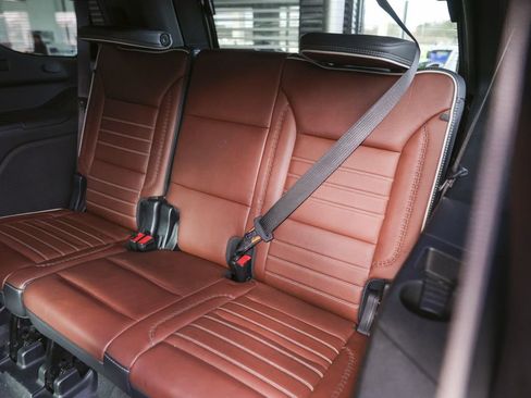 Used 2023 GMC Yukon Denali Ultimate image 33