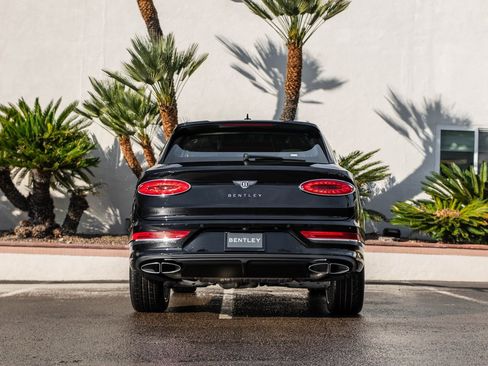 Used 2025 Bentley Bentayga V8 image 37