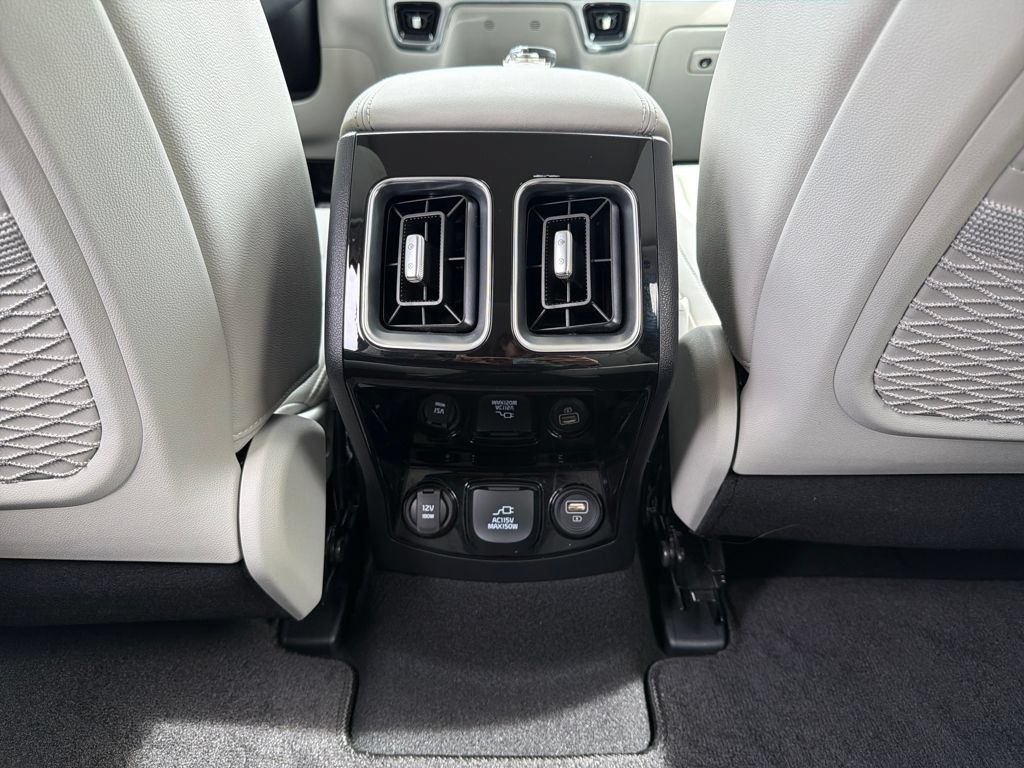 Used 2023 Kia Sorento SX Prestige AWD/4WD image 29