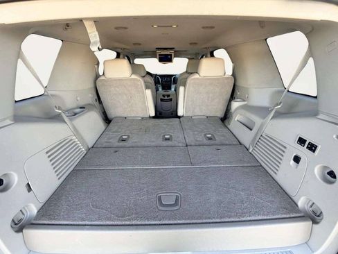 Used 2016 Cadillac Escalade Luxury AWD/4WD image 12