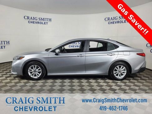 Used 2025 Toyota Camry LE image 2