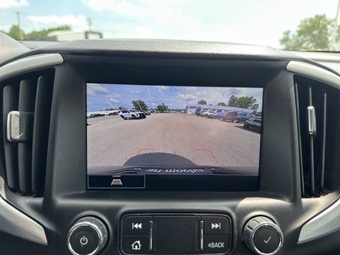 Used 2024 GMC Terrain SLT AWD/4WD image 29