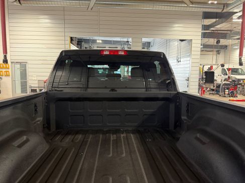 Used 2025 RAM 2500 Big Horn AWD/4WD image 35