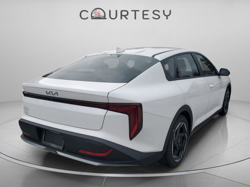 New 2025 Kia K4 EX image 4