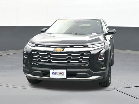 Used 2025 Chevrolet Equinox LT FWD image 2
