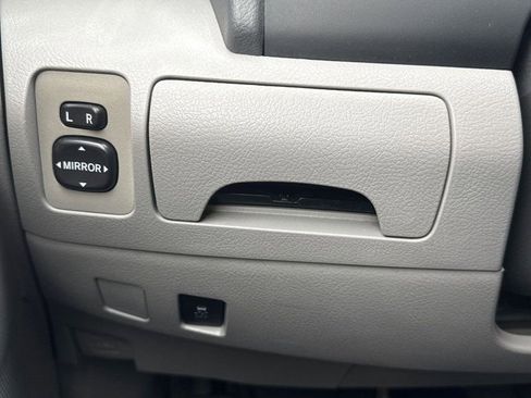 Used 2010 Toyota Camry XLE image 27