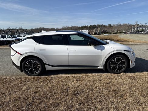 Used 2023 Kia EV6 GT-Line image 11