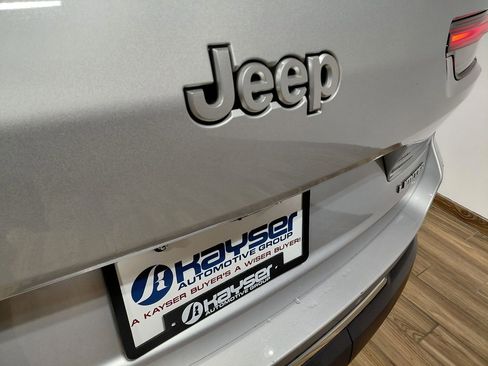 Used 2024 Jeep Grand Cherokee L Limited w/ Luxury Tech Group II image 24