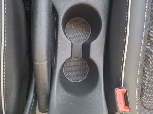 Used 2025 Hyundai Venue Limited image 20