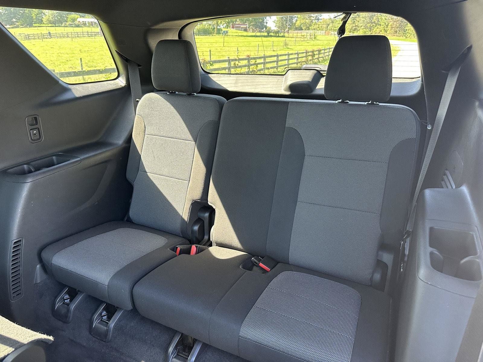 Used 2023 Chevrolet Traverse LT FWD image 35