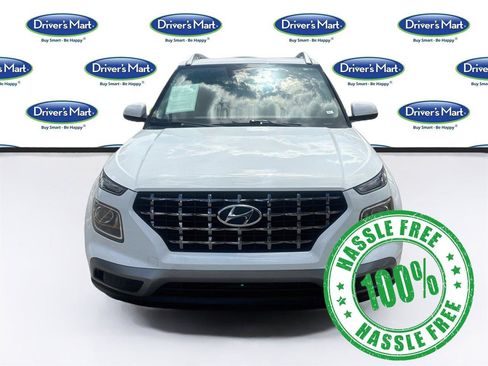 Used 2023 Hyundai Venue SEL w/ Cargo Package FWD image 2