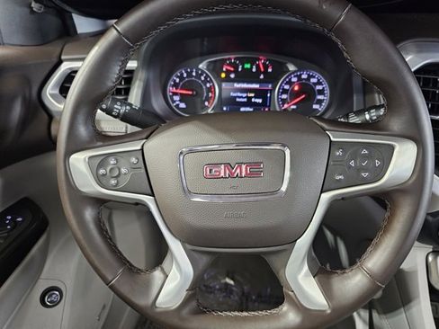 Used 2023 GMC Acadia SLT image 35