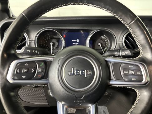 Used 2023 Jeep Wrangler Unlimited Sahara w/ Cold Weather Group AWD/4WD image 10