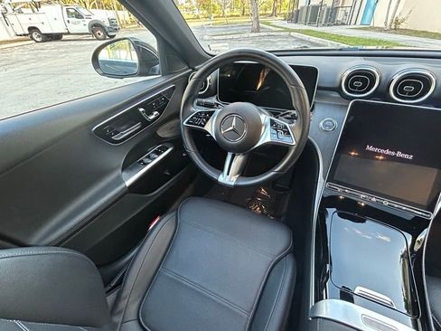 Used 2025 Mercedes-Benz C 300 Sedan image 9