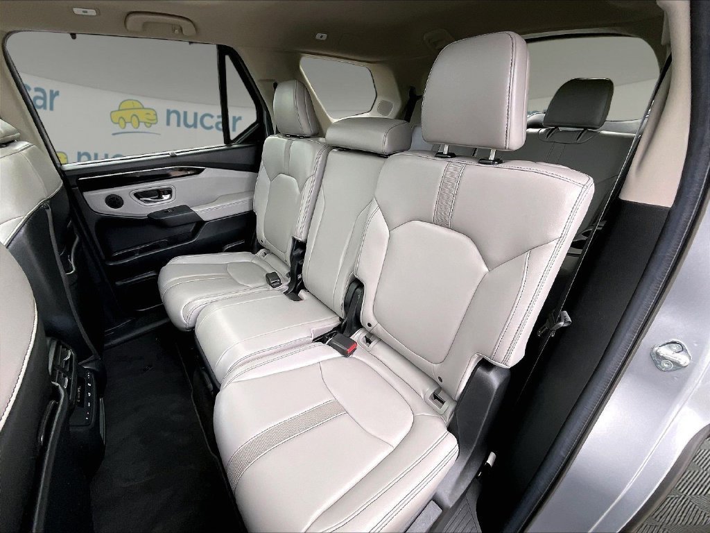 Used 2024 Honda Pilot Touring image 15