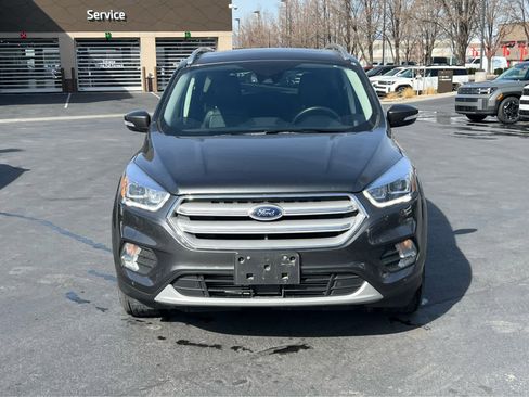 Used 2019 Ford Escape Titanium image 3