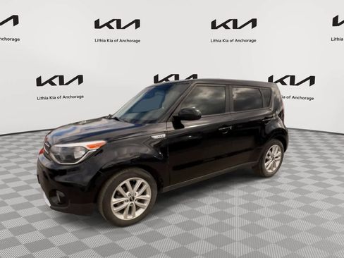 Used 2018 Kia Soul + FWD image 6