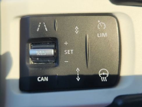 Used 2024 Land Rover Defender 110 SE AWD/4WD image 39