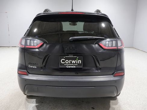 Used 2023 Jeep Cherokee Altitude Lux AWD/4WD image 3