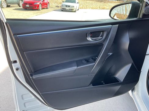 Used 2016 Toyota Corolla S image 26