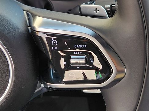 Used 2025 Jaguar F-PACE R-Dynamic S image 28