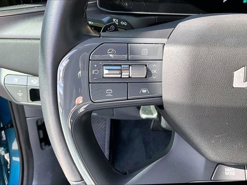 Used 2024 Kia EV9 Wind image 11