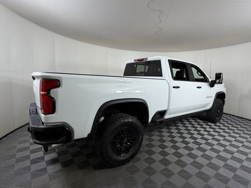Certified 2025 Chevrolet Silverado 2500 ZR2 w/ Technology Package AWD/4WD image 4