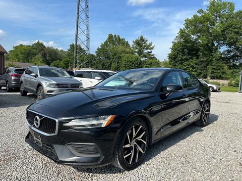 Used 2019 Volvo S60 T5 Momentum w/ Premium Package image 1