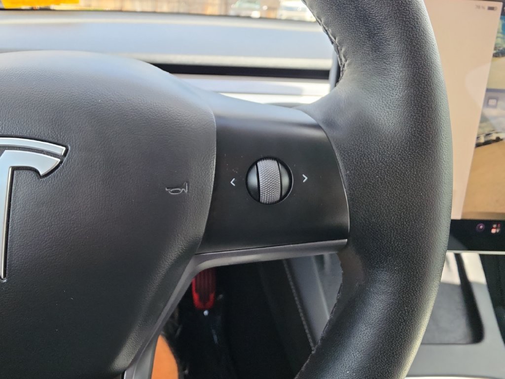 Used 2024 Tesla Model Y Long Range AWD/4WD image 20