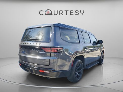 Used 2025 Jeep Wagoneer Series II image 4