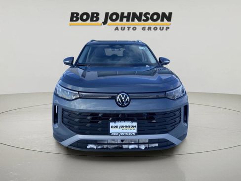 New 2026 Volkswagen Tiguan SE image 2