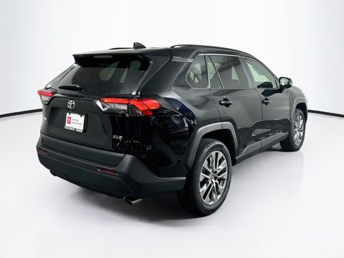 Used 2023 Toyota RAV4 XLE Premium FWD image 3
