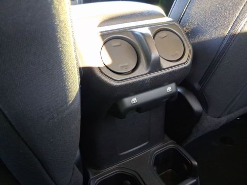 Used 2022 Jeep Gladiator Sport image 26