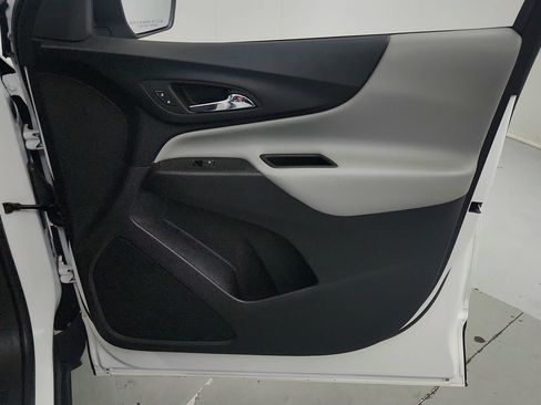 Used 2024 Chevrolet Equinox LS w/ Driver Confidence II Package FWD image 28