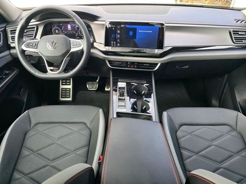 Used 2024 Volkswagen Atlas Peak Edition SEL AWD/4WD image 19
