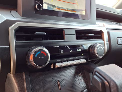 Certified 2025 Toyota Tacoma TRD Off-Road AWD/4WD image 14