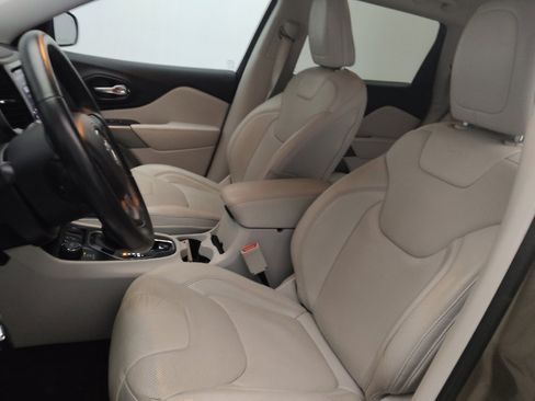 Used 2019 Jeep Cherokee Limited w/ Luxury Group image 17